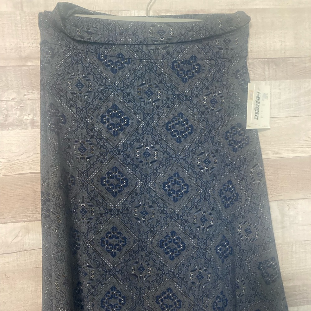 LulaRoe Azure Skirt Size XS NWT